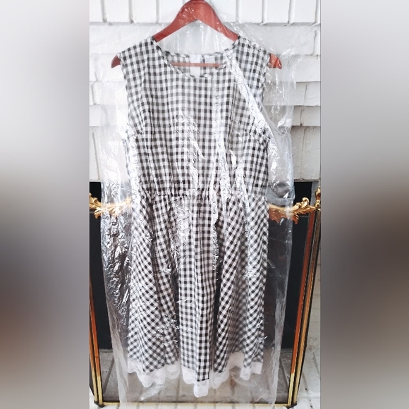 NWOT! Black and White Gingham Dress - Picture 10 of 11
